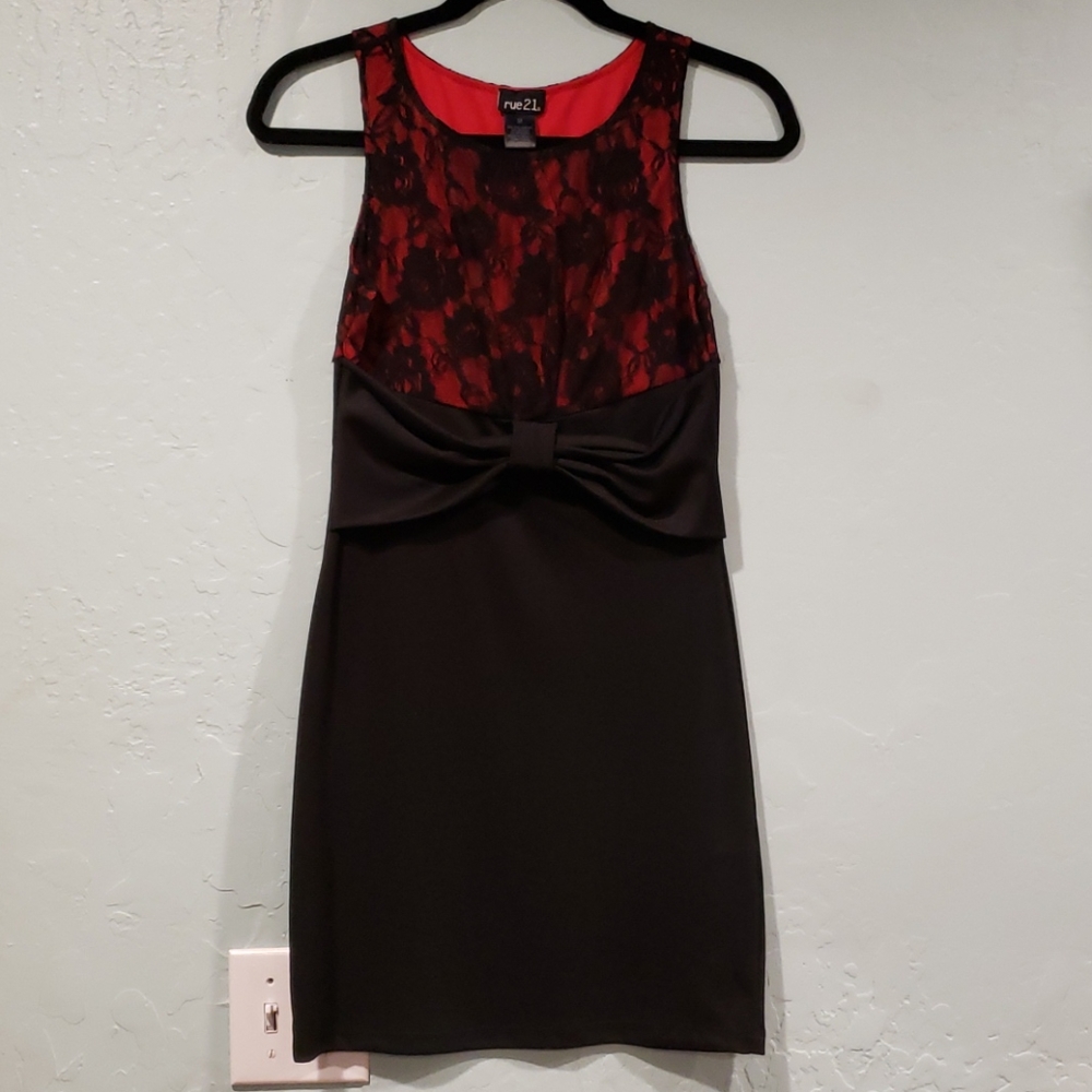 Sexy lace black dress with roses